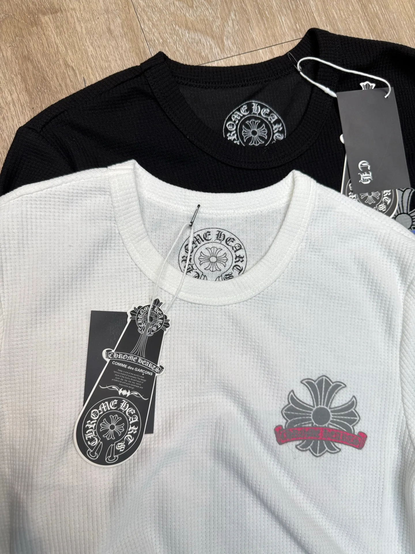 P198 Chrome Heart American luxury brand waffle early autumn long-sleeved bottoming shirt in stock. Focus on quality and compare at will. Size: S M L Color: Black White